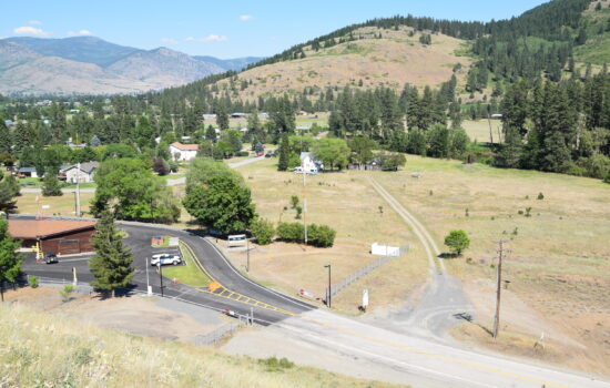 Rural homesite with well, power already in place on US-Canada border near the Kettle River.